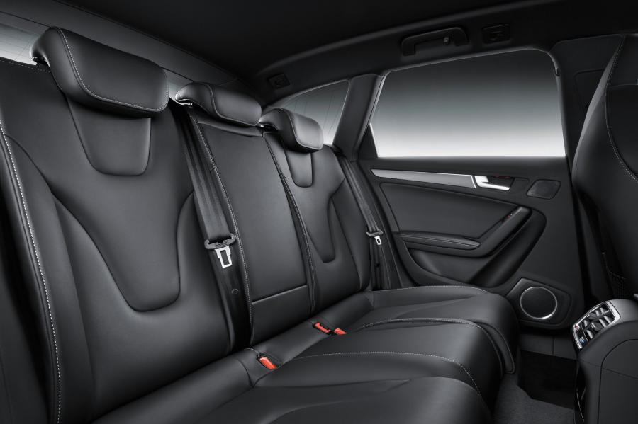 Интерьер Audi S4 Avant (B8, 8K) 2012 года  (WW) (фото 15 из 28)